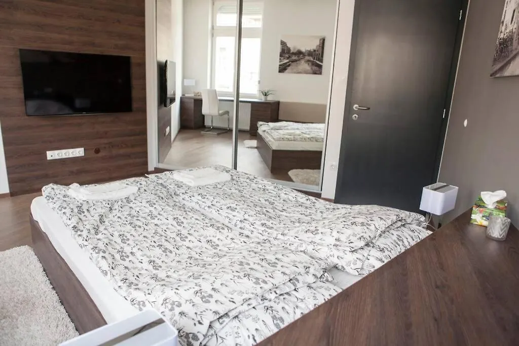 Apartment Downtown Ulloi 3 Budapest 0*,