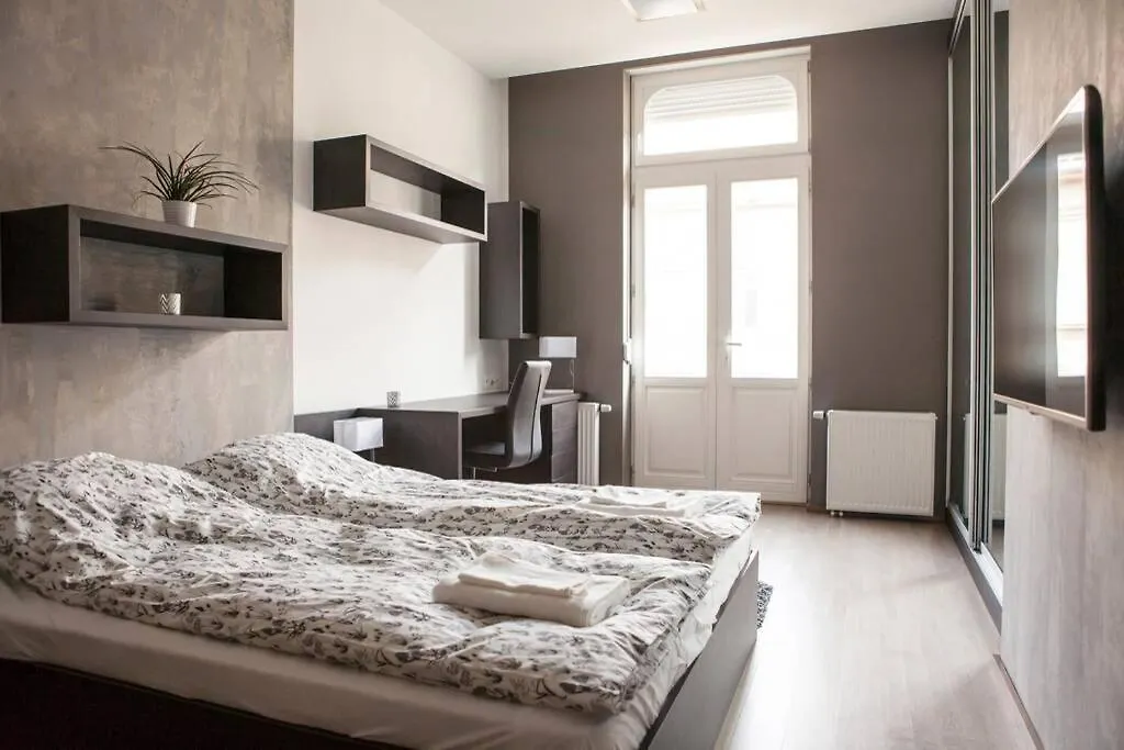 Apartment Downtown Ulloi 3 Budapest