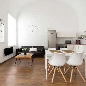 Apartment B17 Bajcsy, Budapest